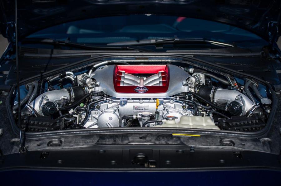  Nissan GT-R 2015 года  (JP) (фото 10 из 10)